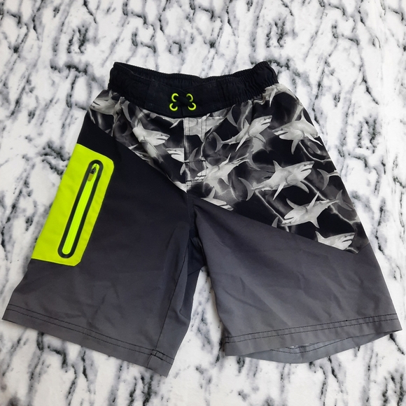 Size M(8) Boys Swim Trunks with Shark Design and Zip Pocket. Flawed. - Picture 4 of 9